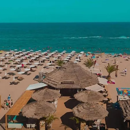 Seafront Luxury With Panoramic Sea View, Sunny דירה *