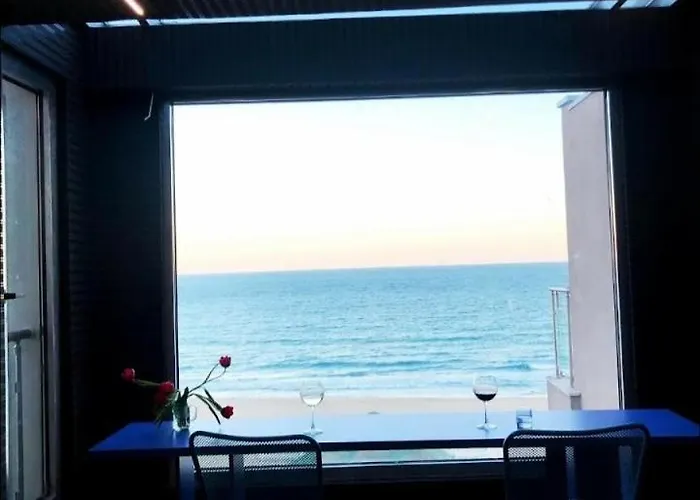 Seafront Luxury With Panoramic Sea View, Sunny דירה סאני ביץ'